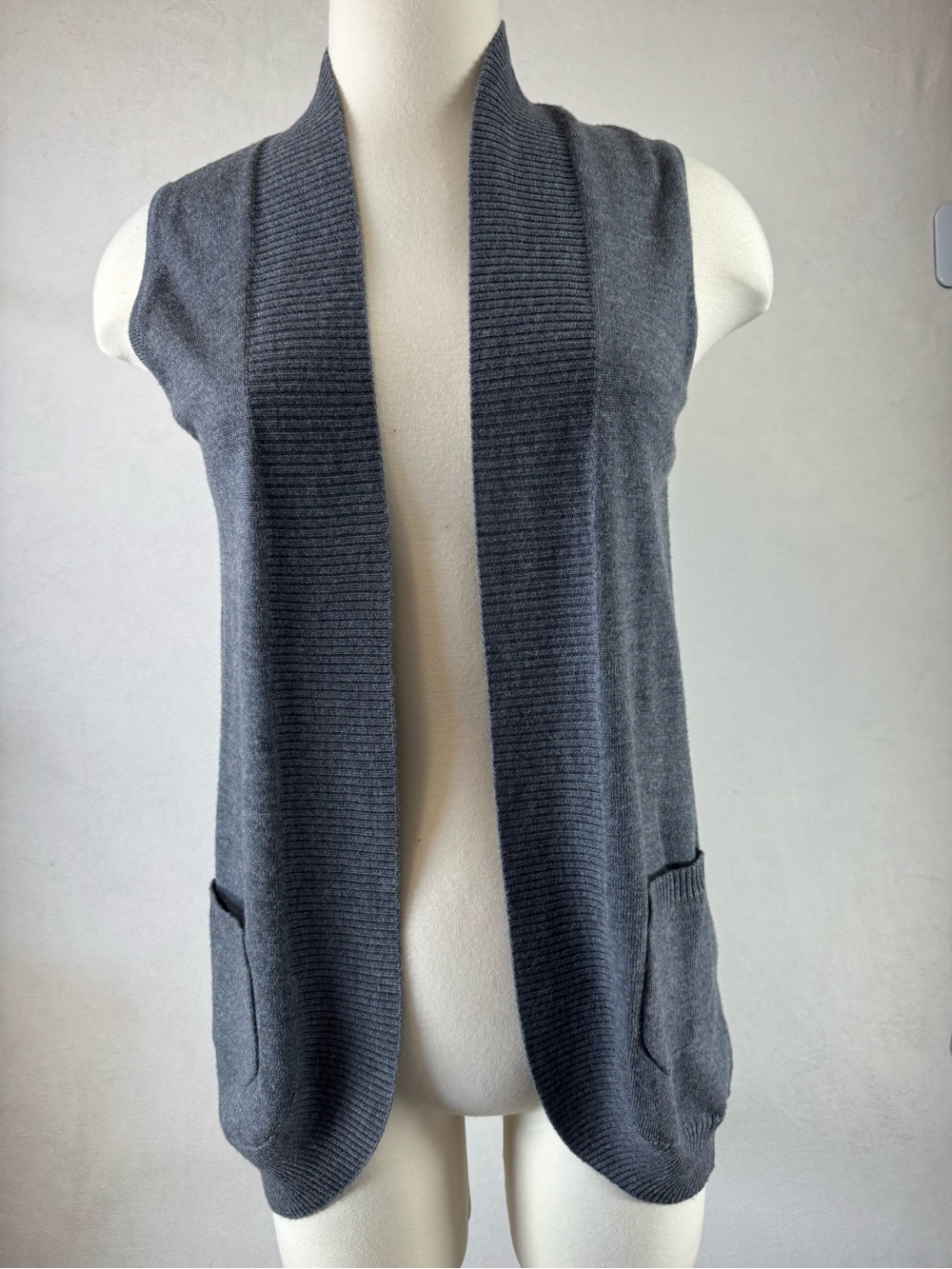 Lord & Taylor Gray Sleeveless Open-Front Knit Vest Wool Cardigan Small